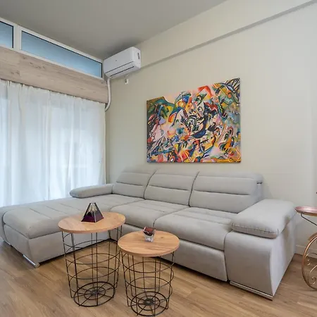 Apartment Deluxe Wood Harmony Apt Downtown *