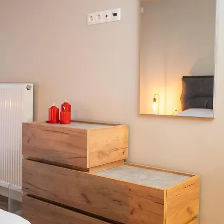 Apartment Deluxe Wood Harmony Apt Downtown *